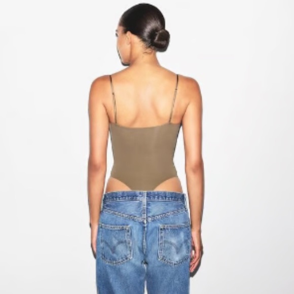 SKIMS NWT Fits Everybody Cami Bodysuit - Truffle - Picture 3 of 6